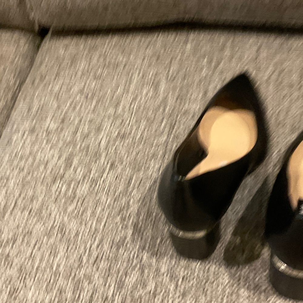 DKNY Women’s Black Leather Block Heels Size 7 Silver Logo on Heels - Picture 8 of 11